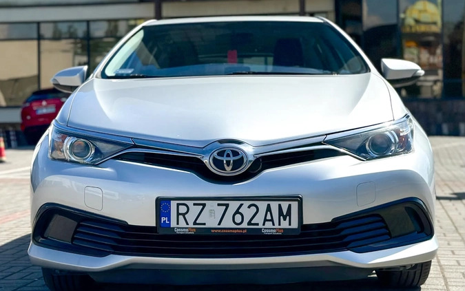 Toyota Auris cena 46000 przebieg: 147000, rok produkcji 2016 z Rzeszów małe 211